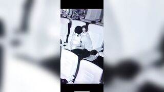 어린 커플 영화관에서 스킨쉽 ipcam