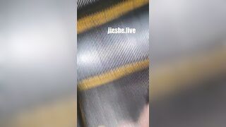 몰래 앞에 여자한테 싸고 튀는 강심장 짱깨ㅋㅋ ipcam (1)