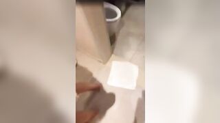 히히 오줌 발싸