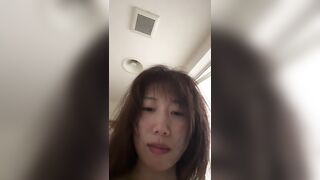 Twitch 생방송으로 젖꼭지 노출 2