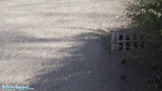 길을 잃은 관광객 미녀를 호텔로 초대