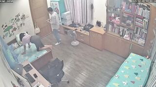 【破解摄像头】极品绿帽夫妻 拍摄作品留念分享！26V[某房原版] ipcam (24)