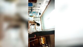 第71話～家庭内入浴クラブ盗撮～巨乳女子校生の入浴と着替え～覗き見を楽しむ～9V ipcam 1 (2)