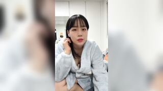 은하유료방 이불속에서 자위 (1)