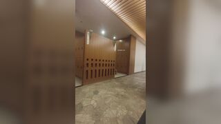 【温泉編】スレンダーな身体と二つの巨大な胸を持つ驚くほど美しい若い女性 ipcam (5)