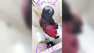 12月に流出❤️【高級トイレ写真】BMW高級グループ：女性用トイレでサラウンドライトをつけた高級美女たちの隠し撮り写真 ipcam (25)