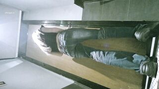 【激エロトイレ動画】バーのトイレ：噴射嘔吐、喉パク、5人、動画10本 ipcam (7)