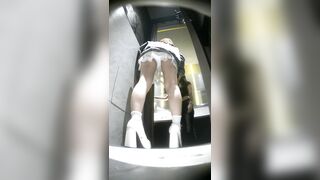 バーでの撮影後に撮影された高画質写真：親友同士が一緒におしっこをしている様子（コンピレーション） toilet (7)