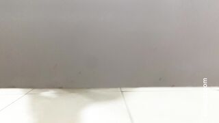 ❤️新たに流出✅ カジュアルなトイレショット（パート3）「巨乳美女」 toilet 05-250426