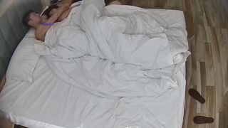 ホテルの覗き見：ハンサムで知的、眼鏡をかけた、気ままな女性で、上に乗るのが好きで、積極的に精液を搾り取る。 ipcam 07-190526